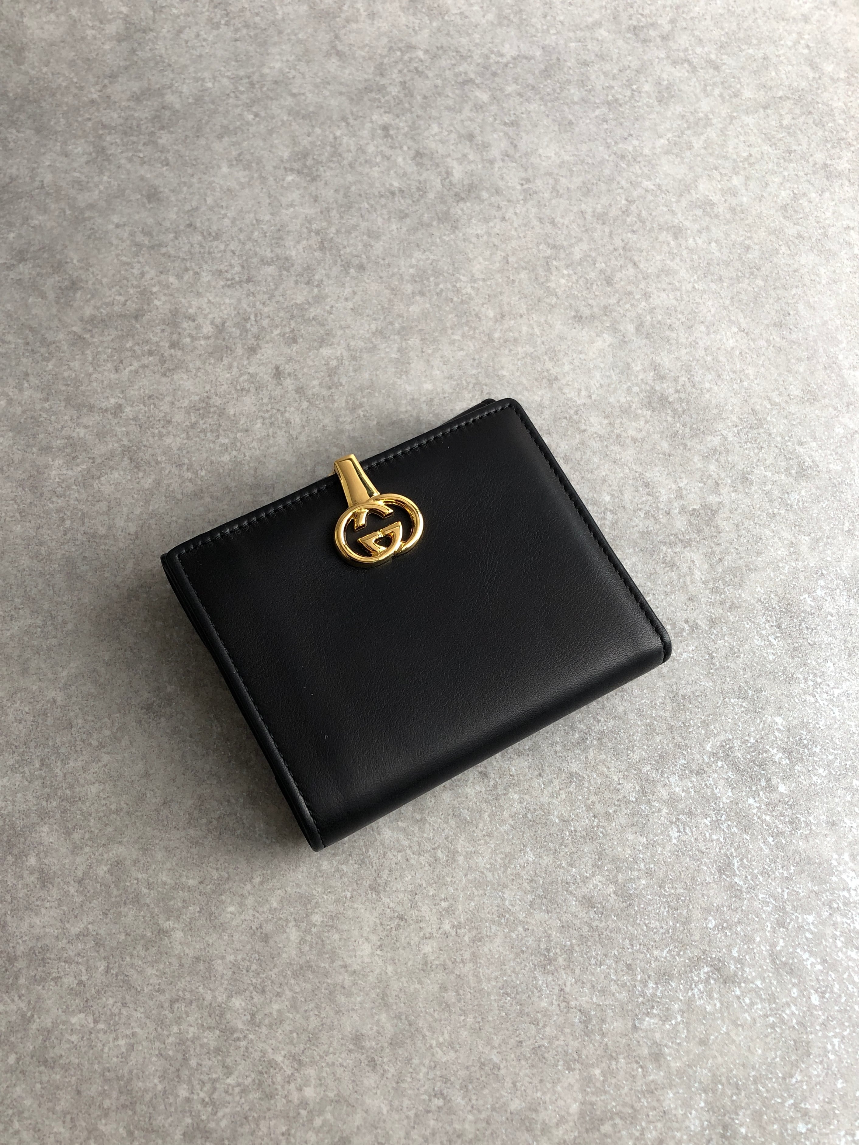 GUCCI ブラック 二つ折り財布 GGロゴ GUCCI ブラック 二つ折り財布 GG