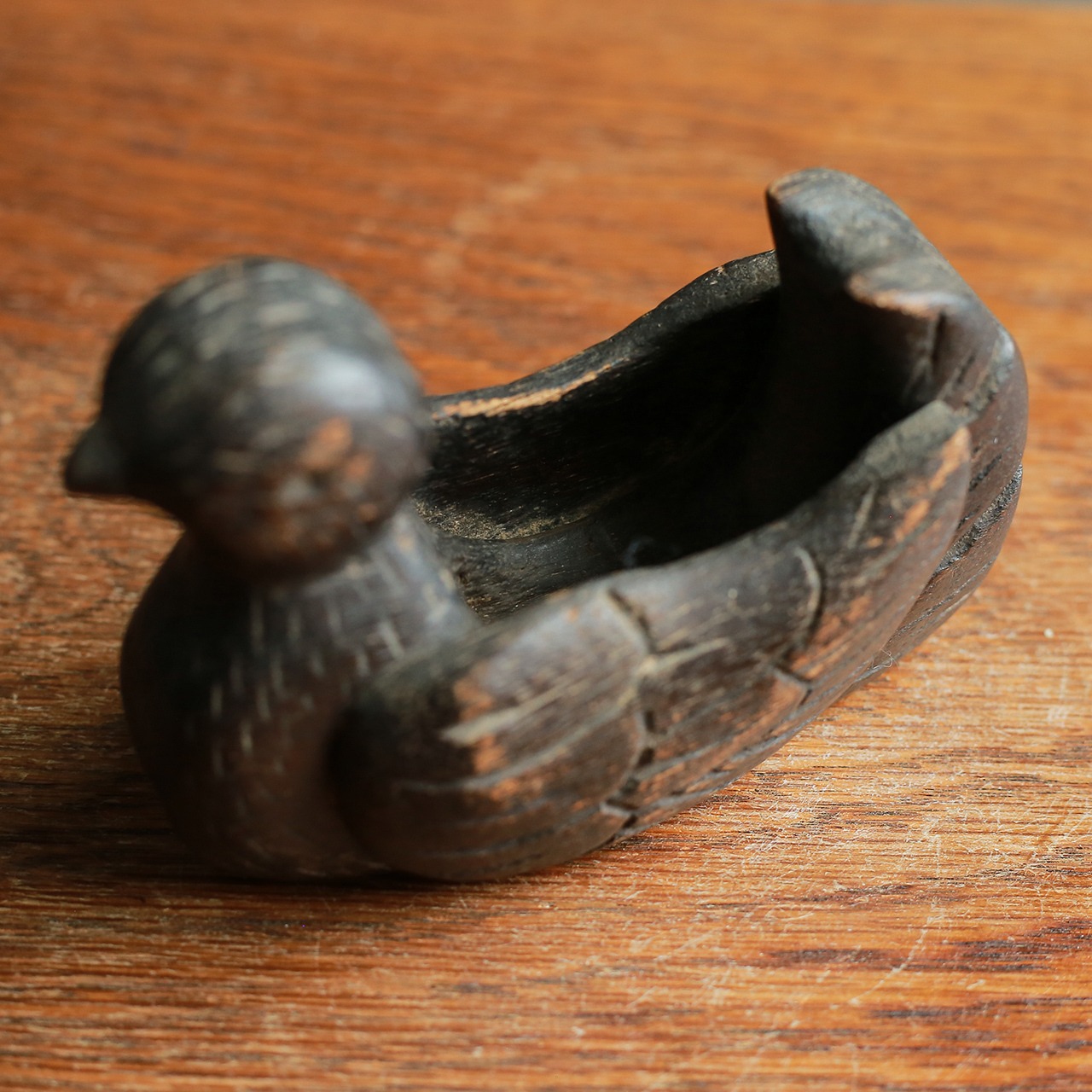 味わい深い、水鳥のペン立て