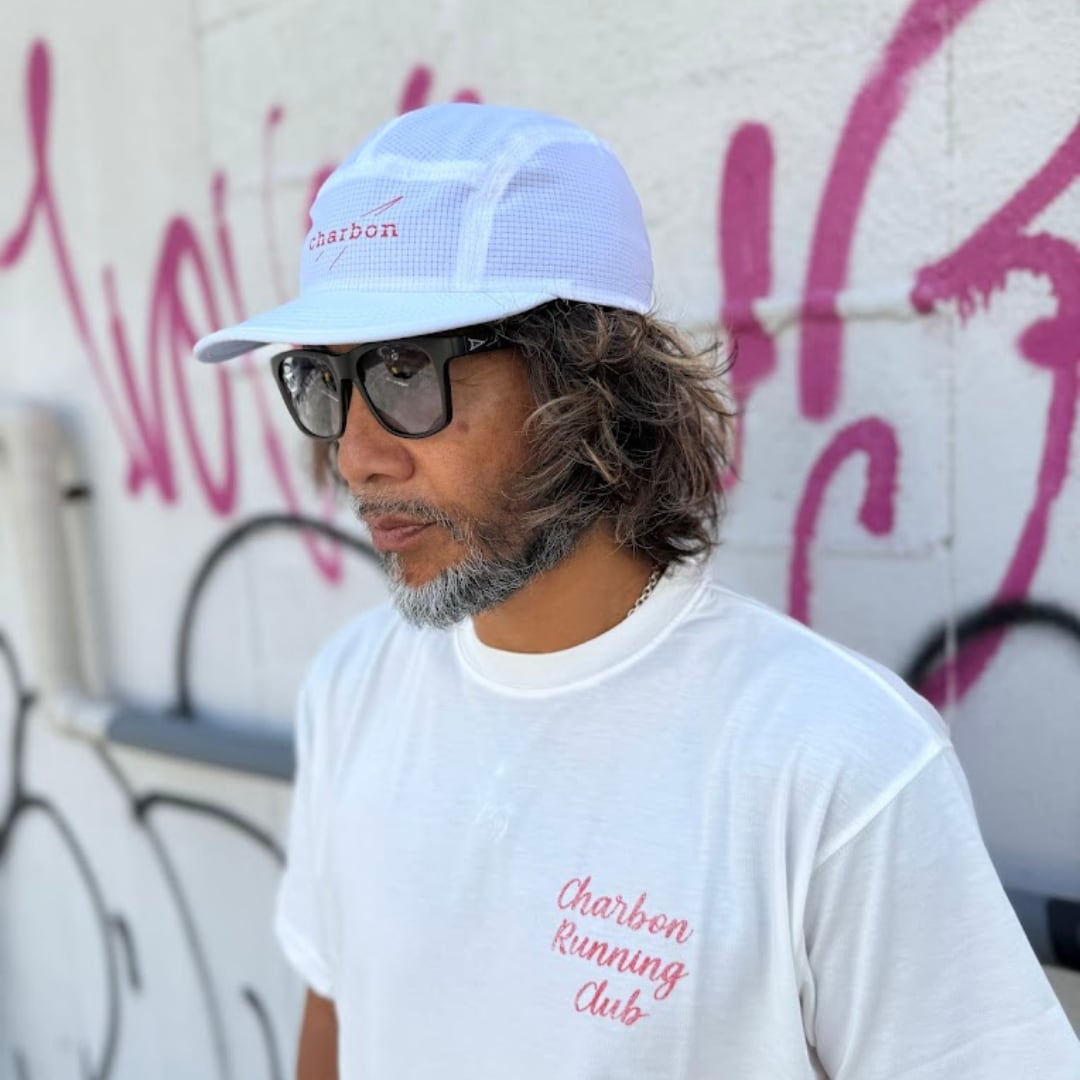 charbon / 5 PANEL RUNNIG CAP LOGO（WHITE×RED） | 道がまっすぐ