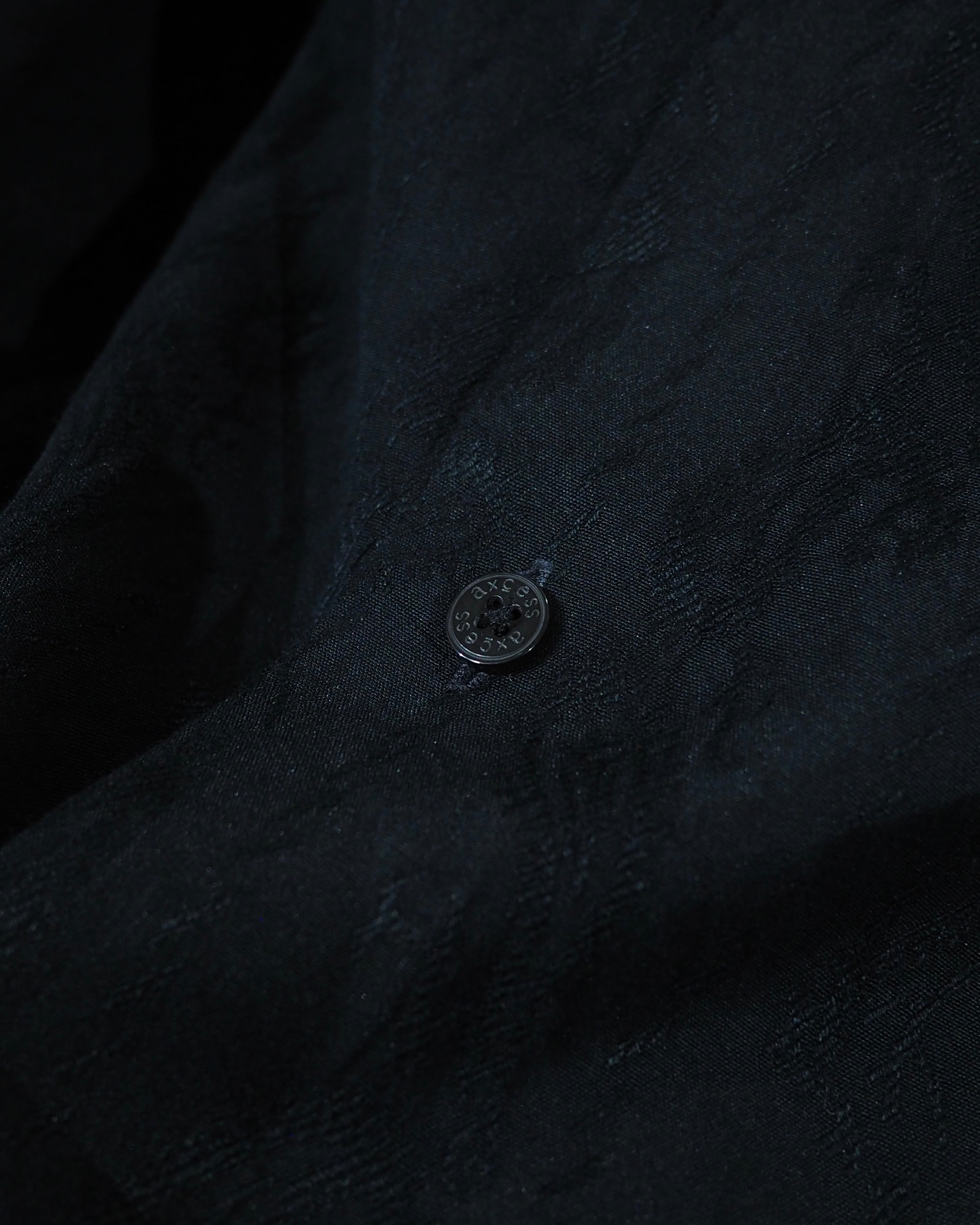 " axcess " Black Beautiful Paisley Pattern Embroidery Over Silhouette Shirt