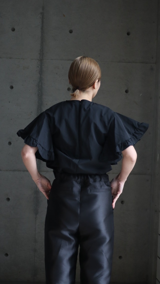 frill blouse (black)