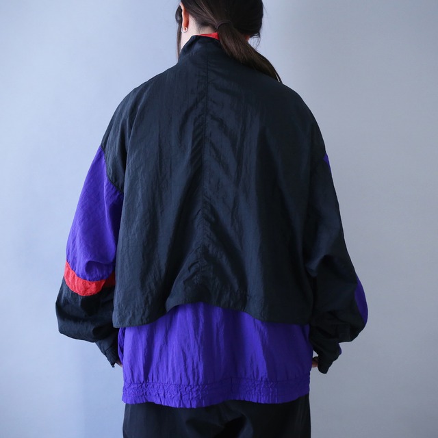 "PUMA" good coloring and gimmick design over silhouette nylon blouson