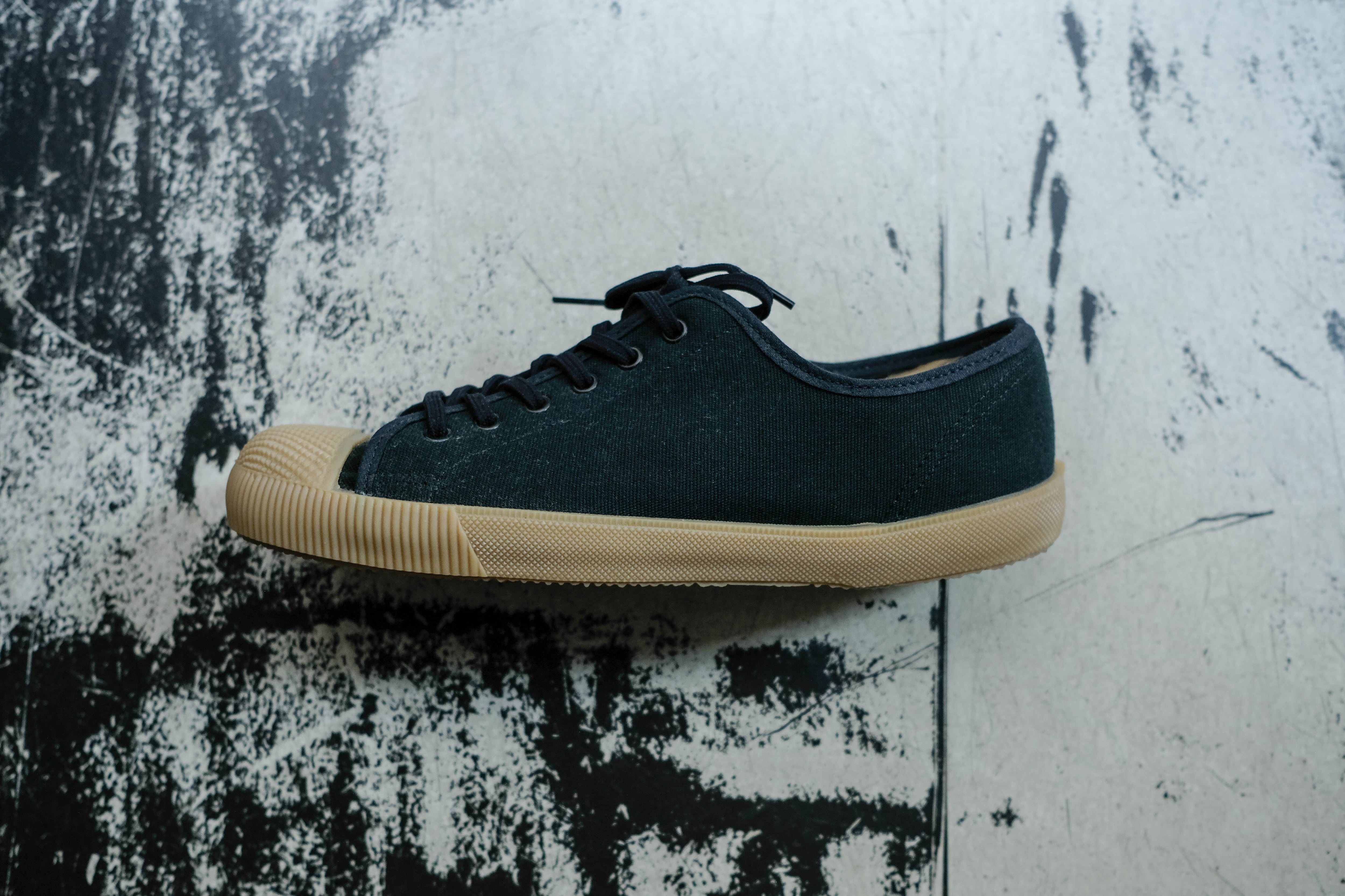 イギリス軍 トレーニングシューズ | militaria & encore