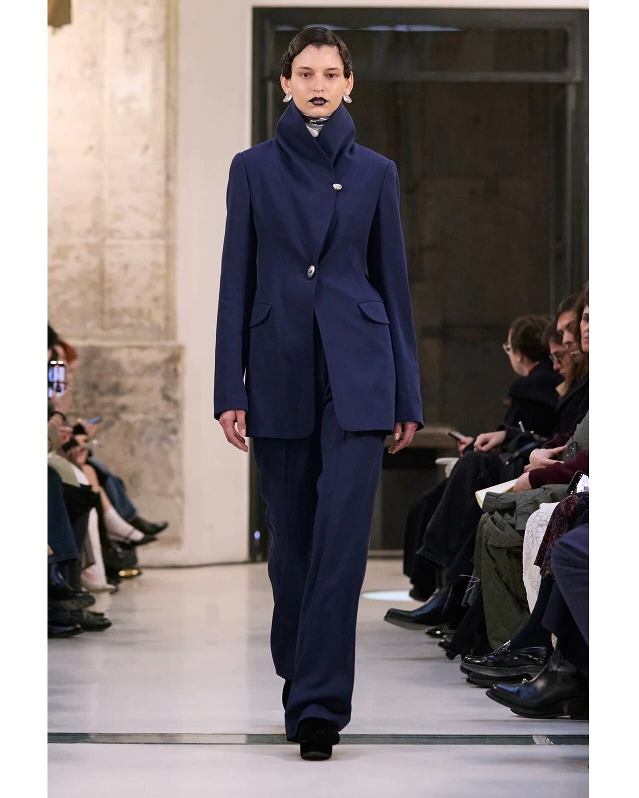 Mame Kurogouchi】Hand Printed Silk Scarf - grey | TOLMA.