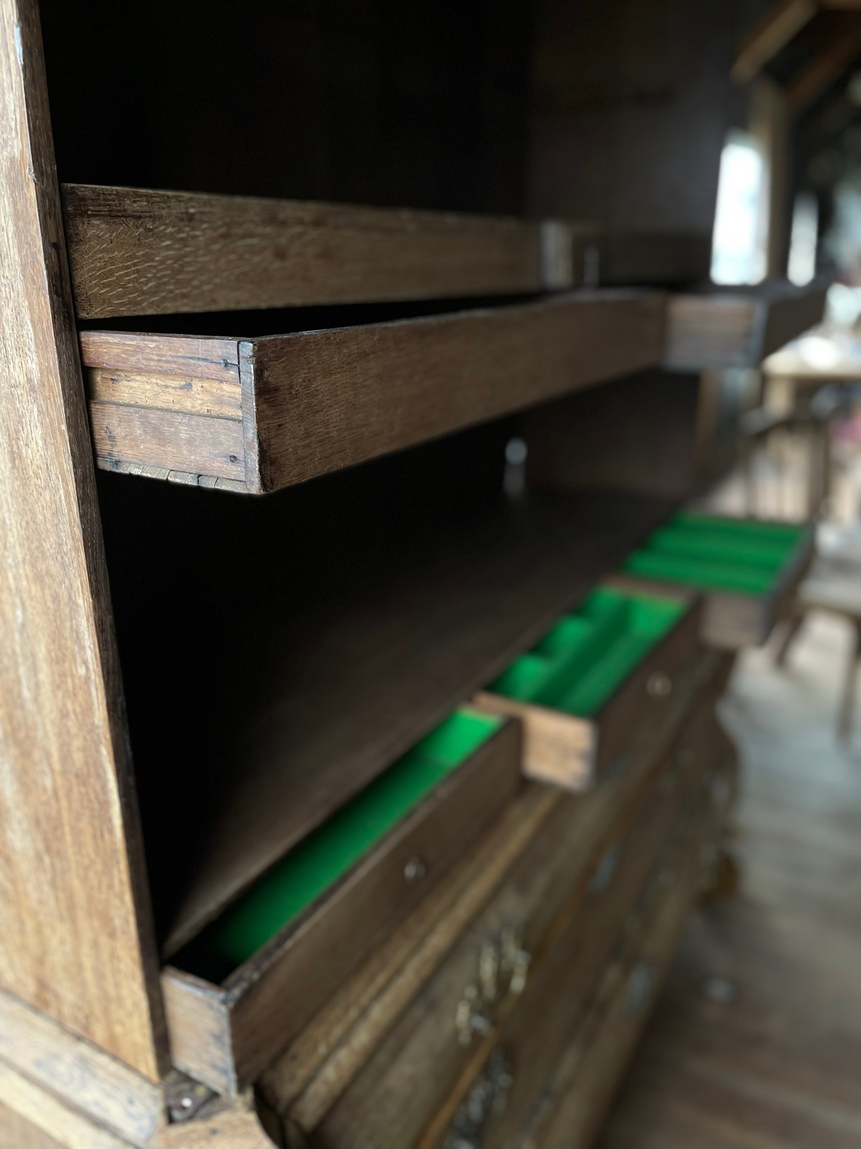 キャビネット/アンティークキャビネット/アンティークアルモワール