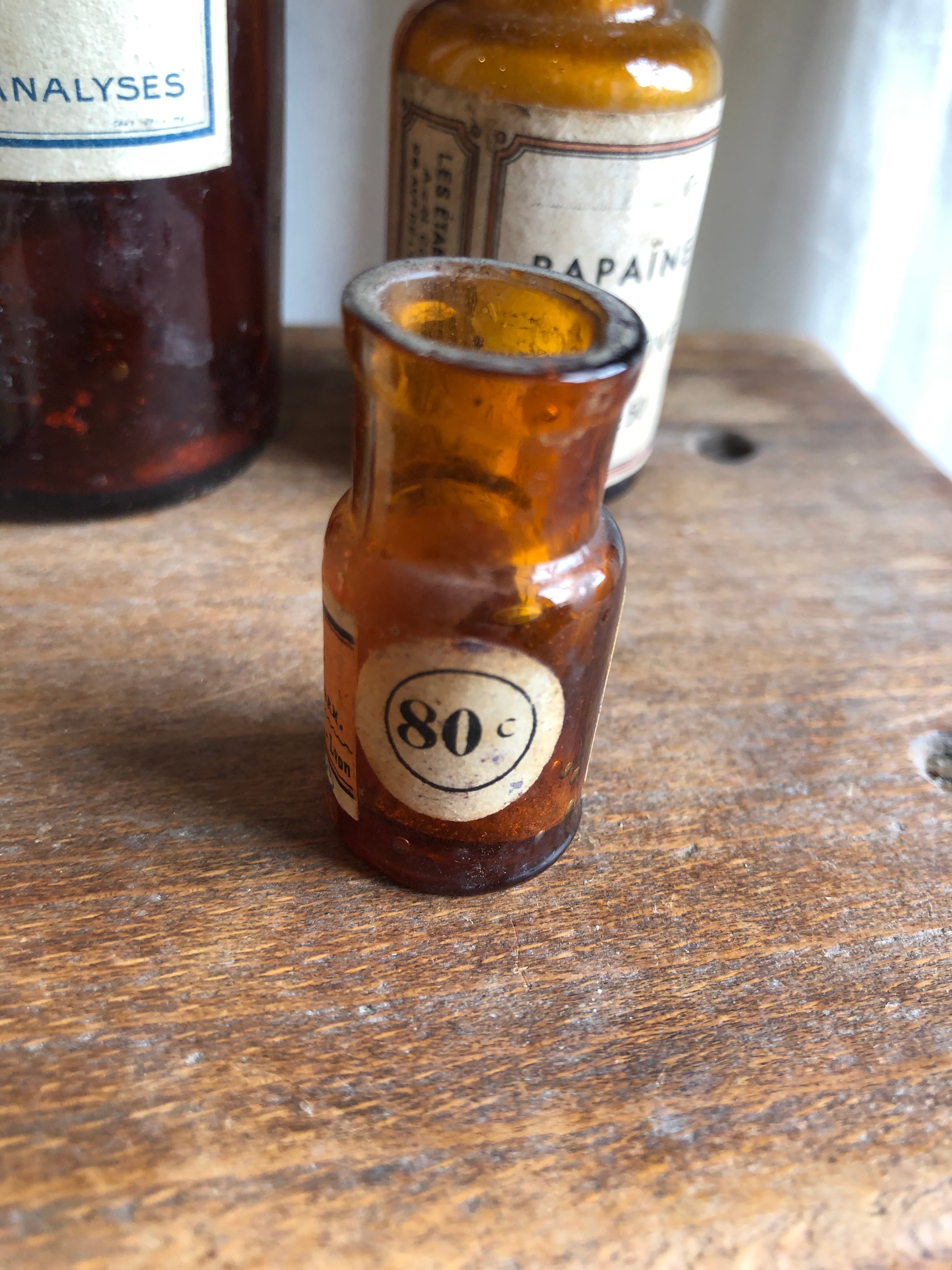 フランスアンティーク 小さな薬瓶 Eserine Salicylate POISON