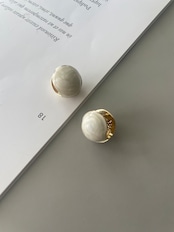 エナメルボールピアス