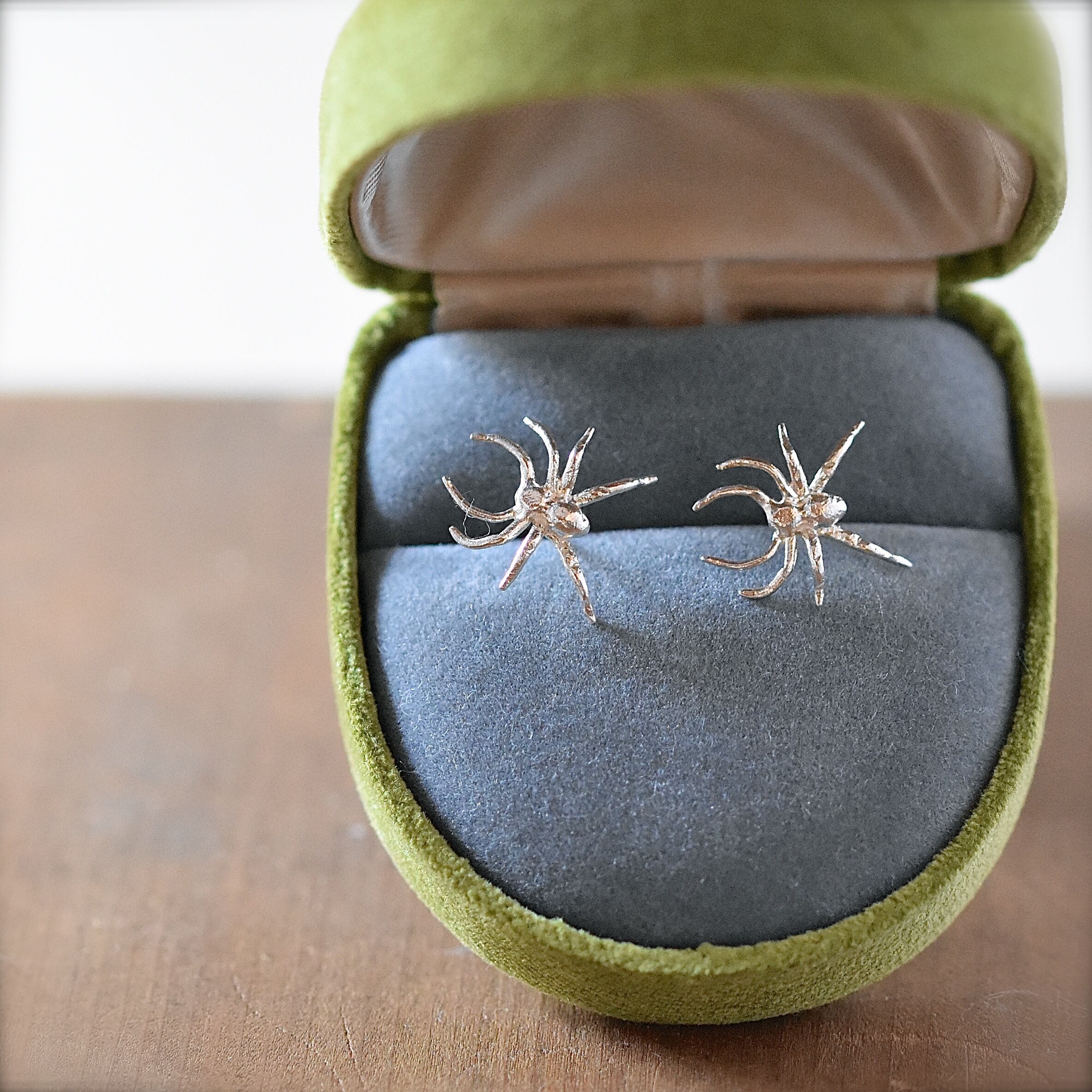 蜘蛛ピアス | MAMECO BIJOUX