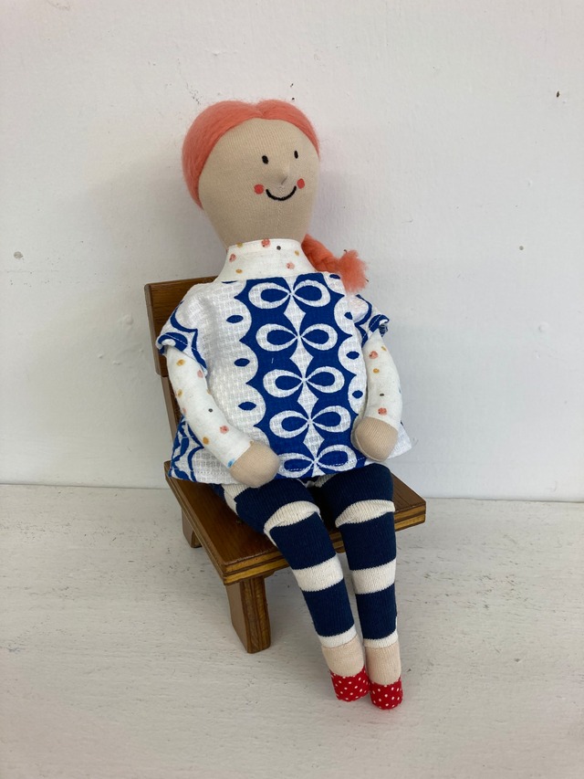 sokko doll   sitting