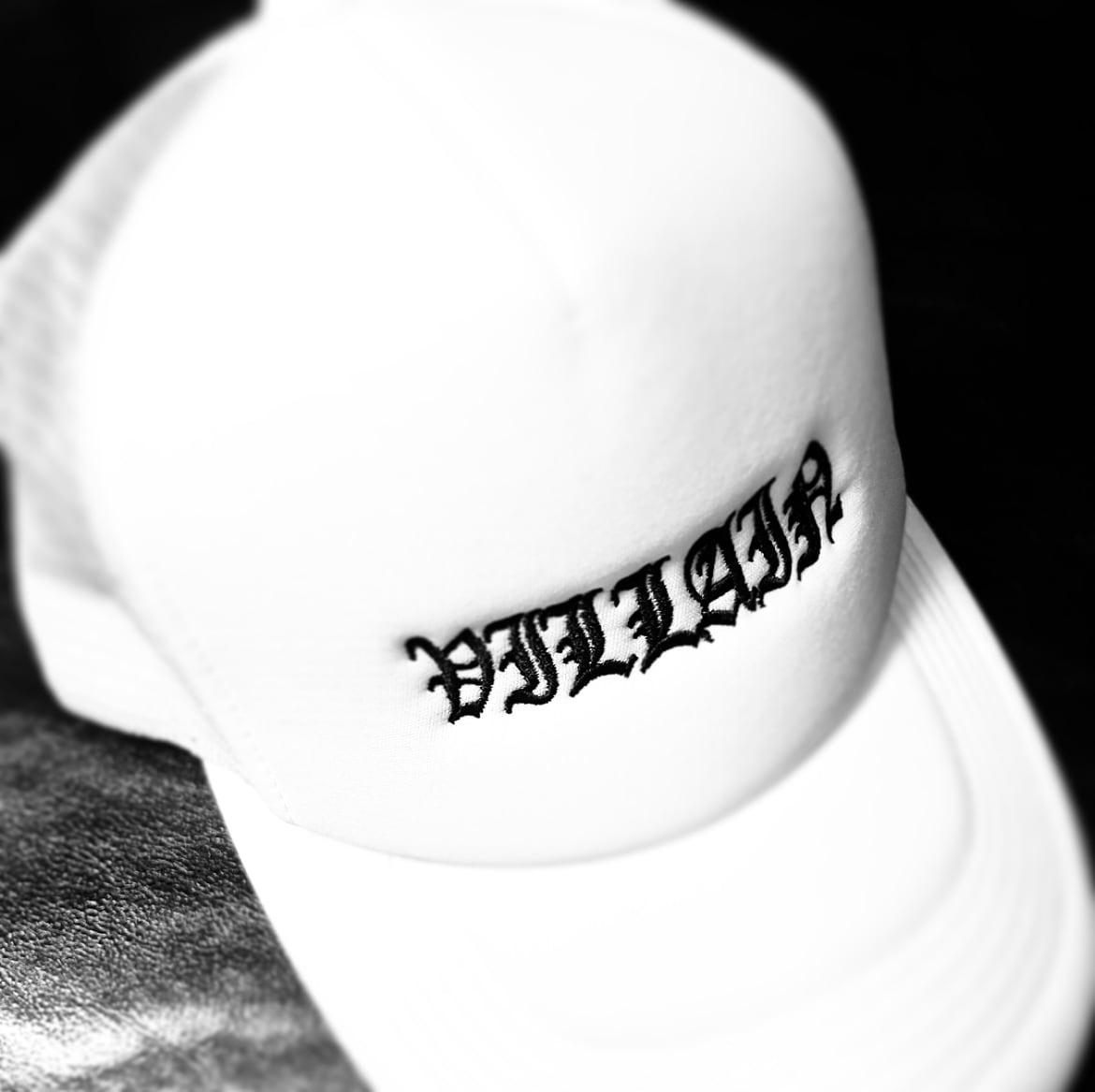 刺繍帽子 白×黒刺繍