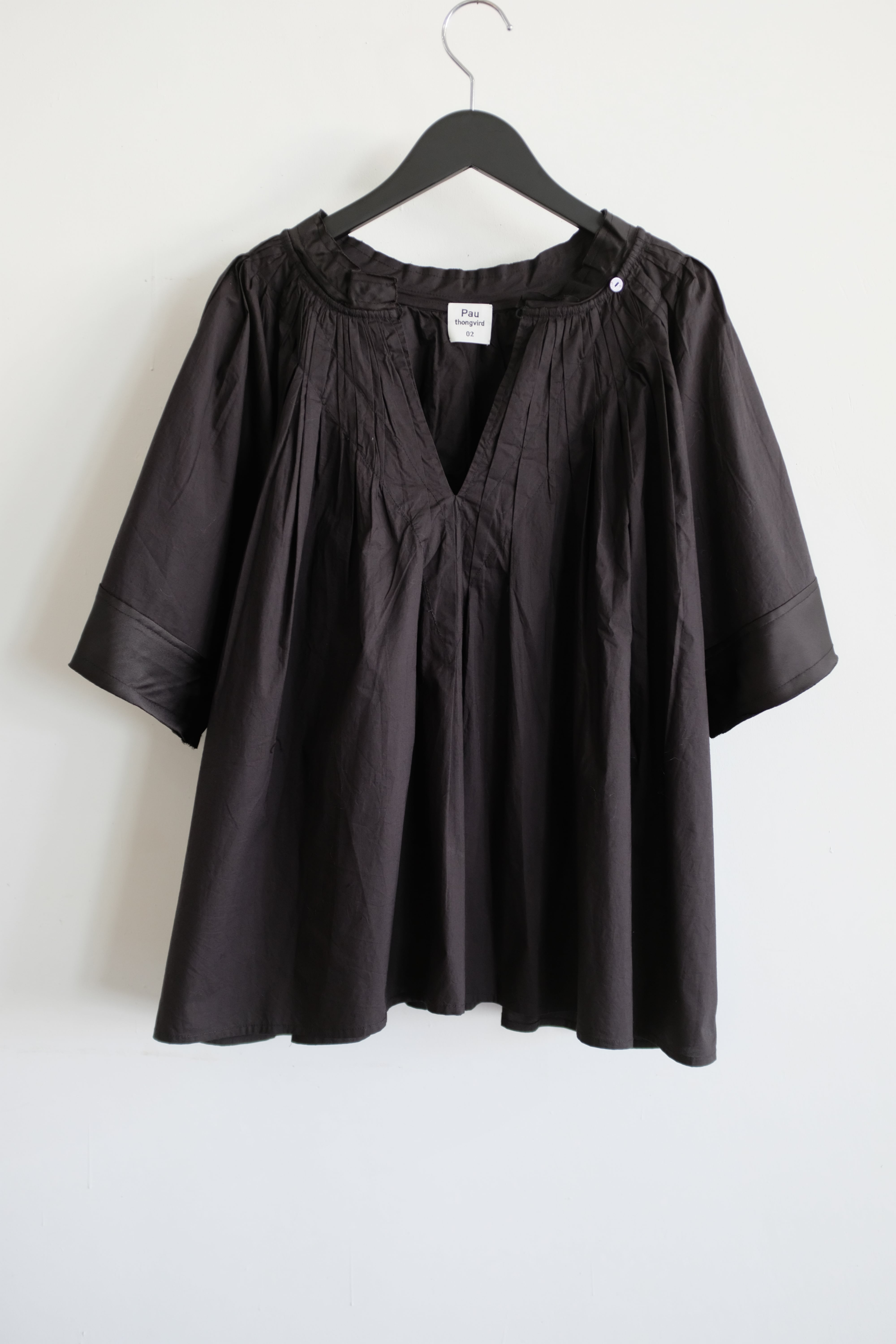 Pau thongvird] HARIKA gather big shirt / White | YES-姫路の美容院