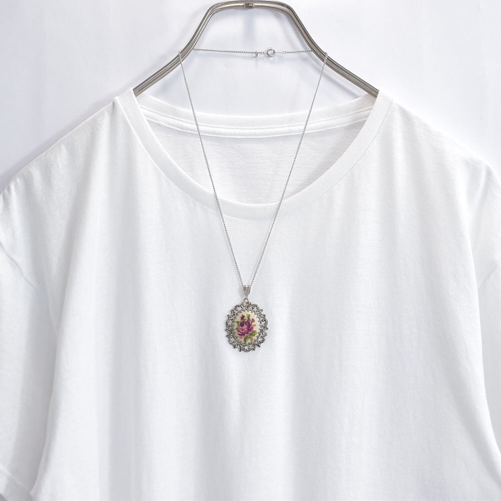 Vintage フラワー刺繍 モチーフ ペンダントネックレス プチポワン