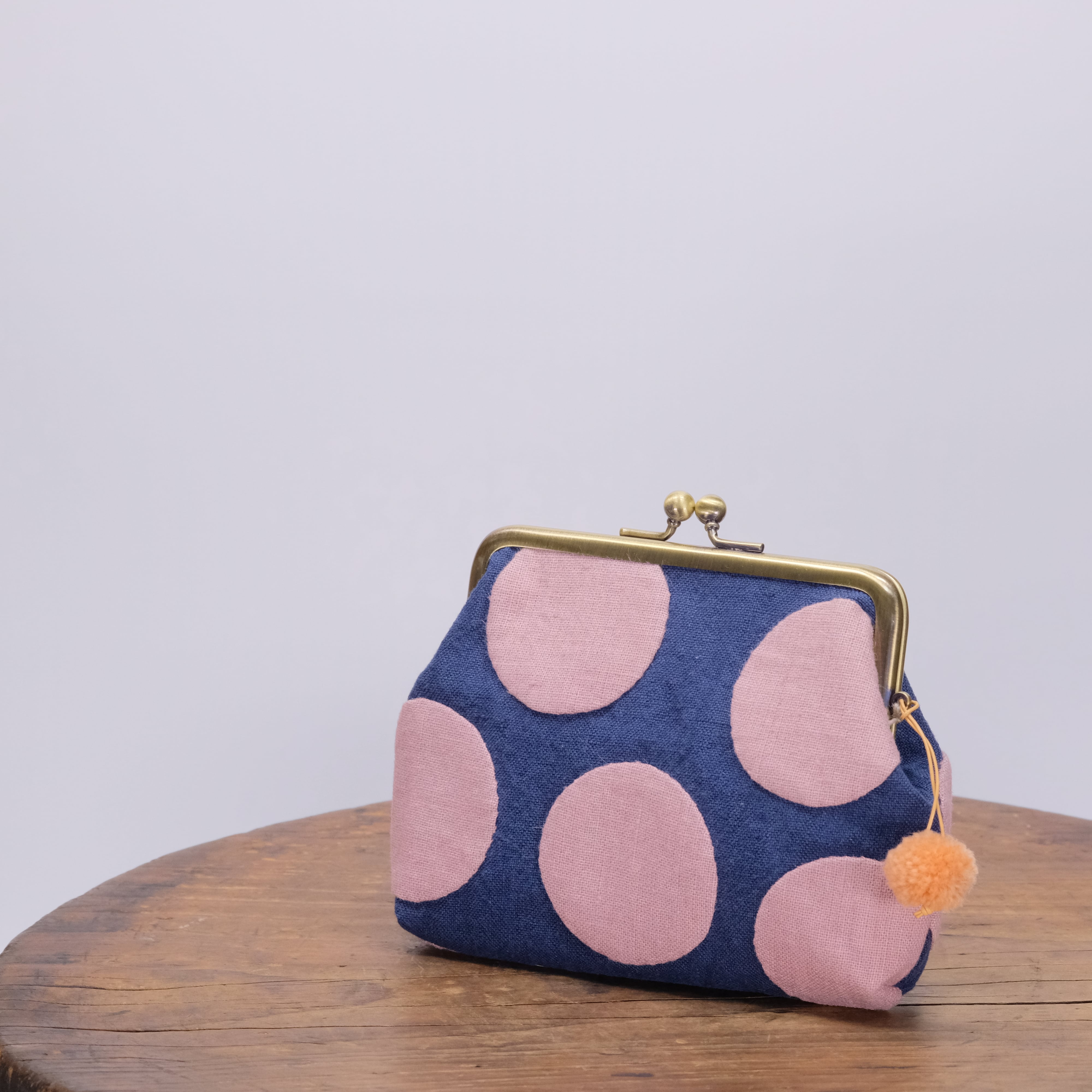 あとりえMOON 水玉がま口 紺☓うすピンク 【布 財布】2024020901