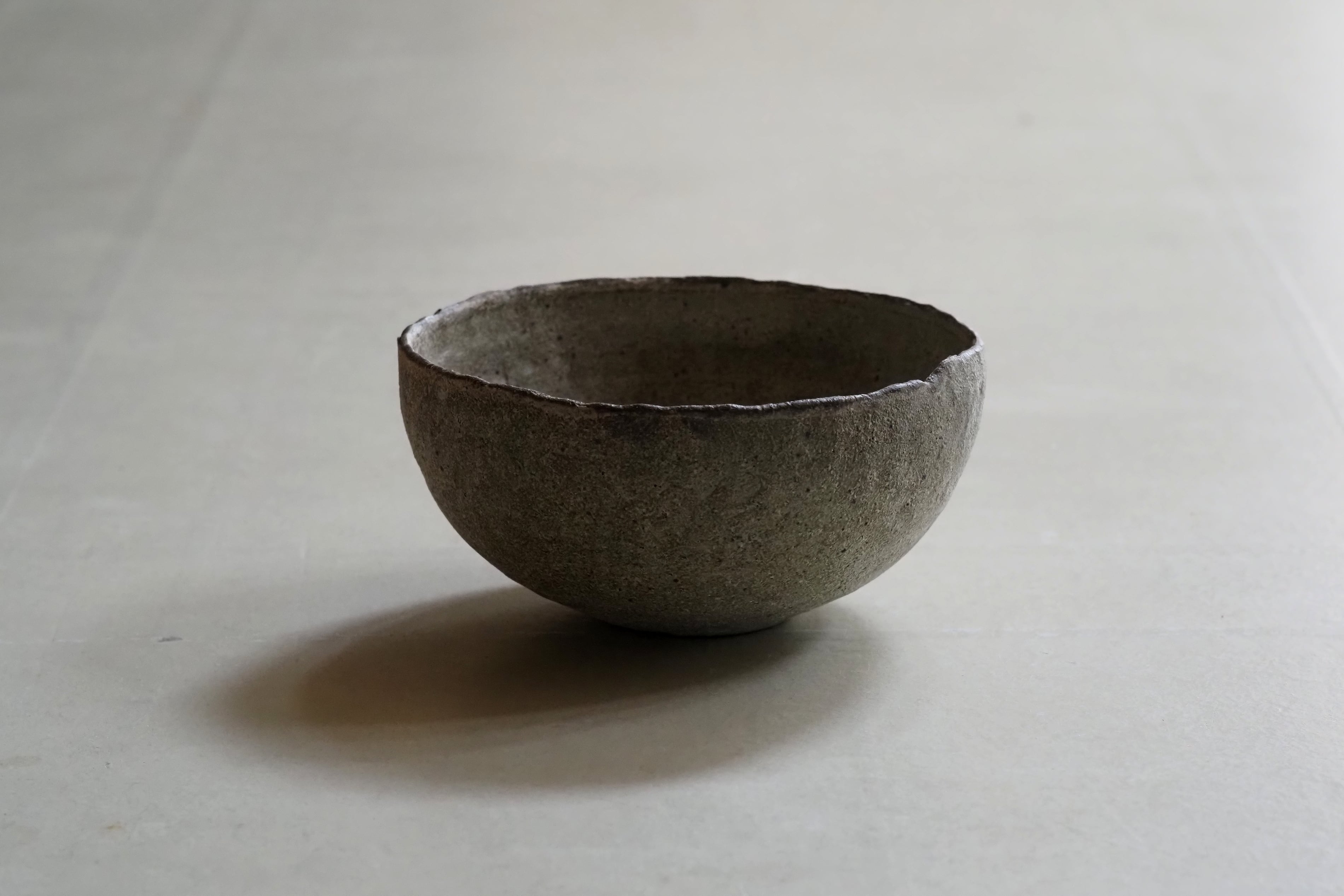 村上 躍 40. 白灰化粧鉢 | 陶屋なづな