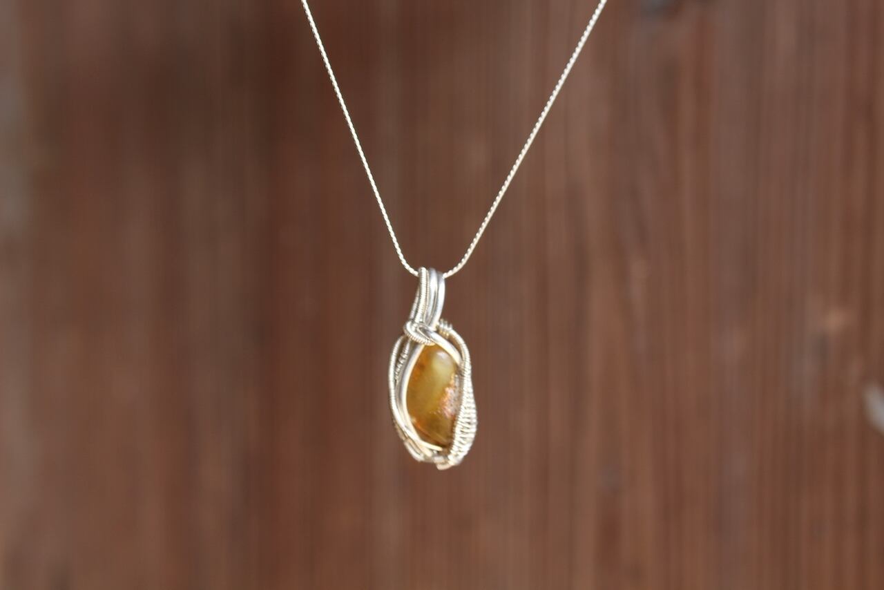 Amber silver925 wirewrapping pendant