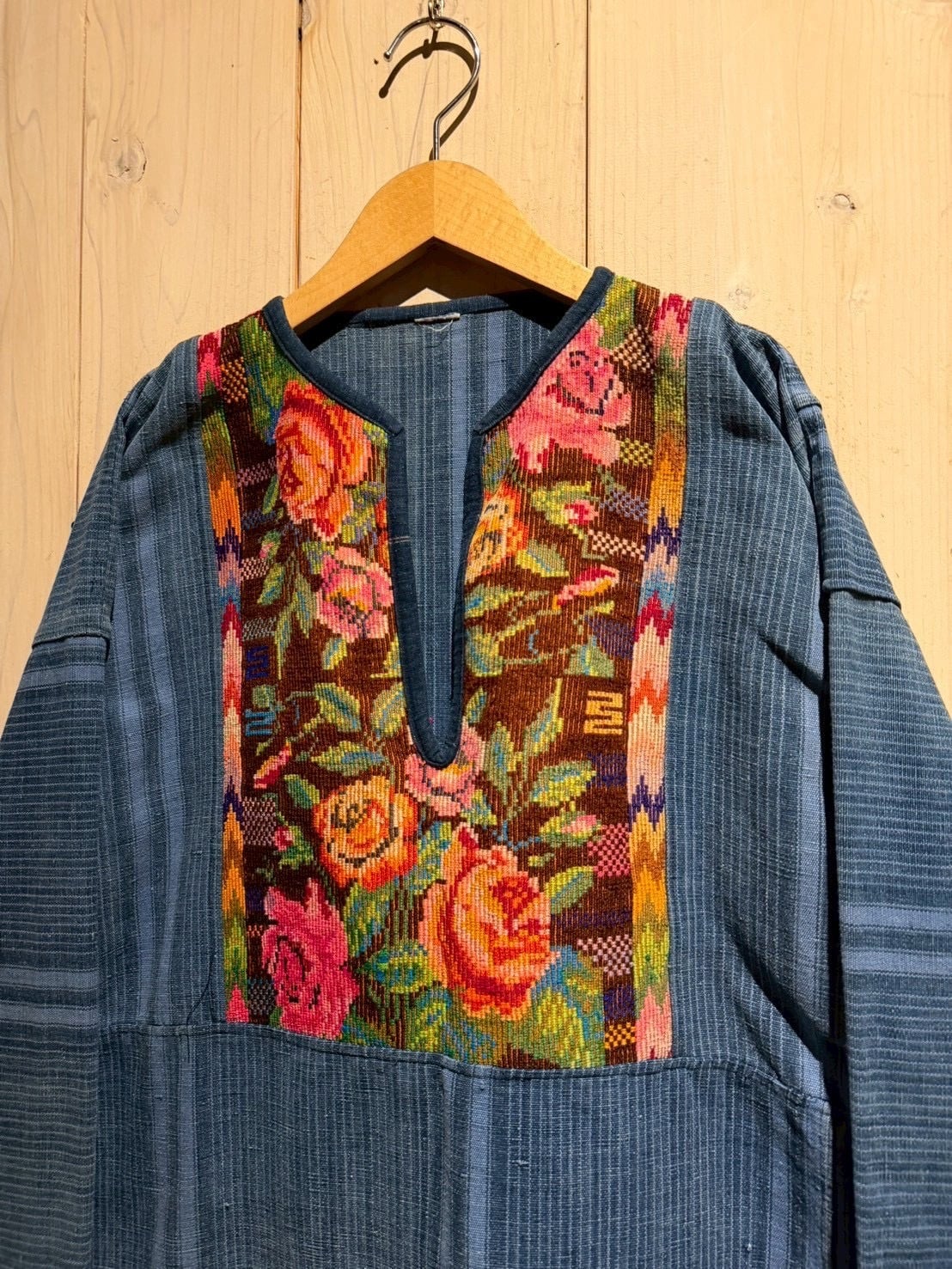 a.k.a.C.a.k.a vintage】70's Guatemala Flower Embroidery Vintage