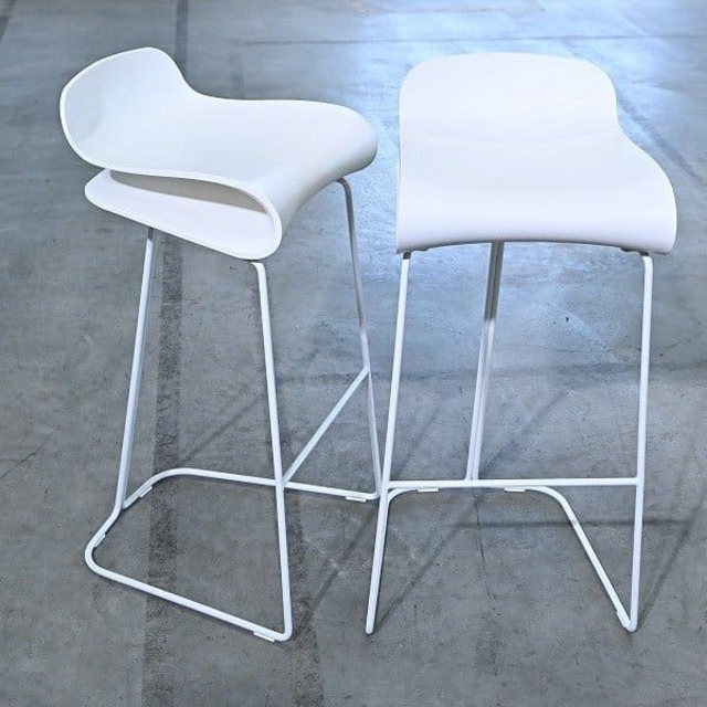 イタリア KRISTALIA 16万「BCN Stool / ビーシーエヌ」スツール 2脚セット バー キッチン クリスタリア カウンター Harry&Camila モダン【中古家具/中古インテリア/USED家具ユーズド家具/リサイクル】