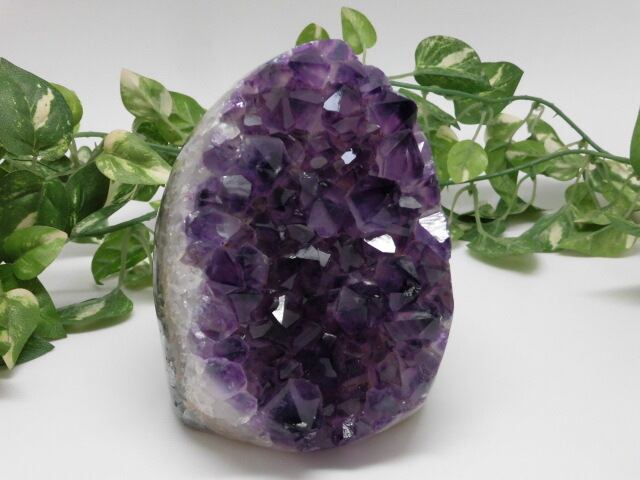 【送料無料】【高品質】 ウルグアイ産アメジスト no.7