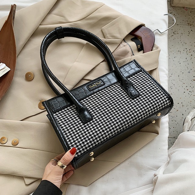 レッド ハンドバッグ 手作りハンドバック29871692966