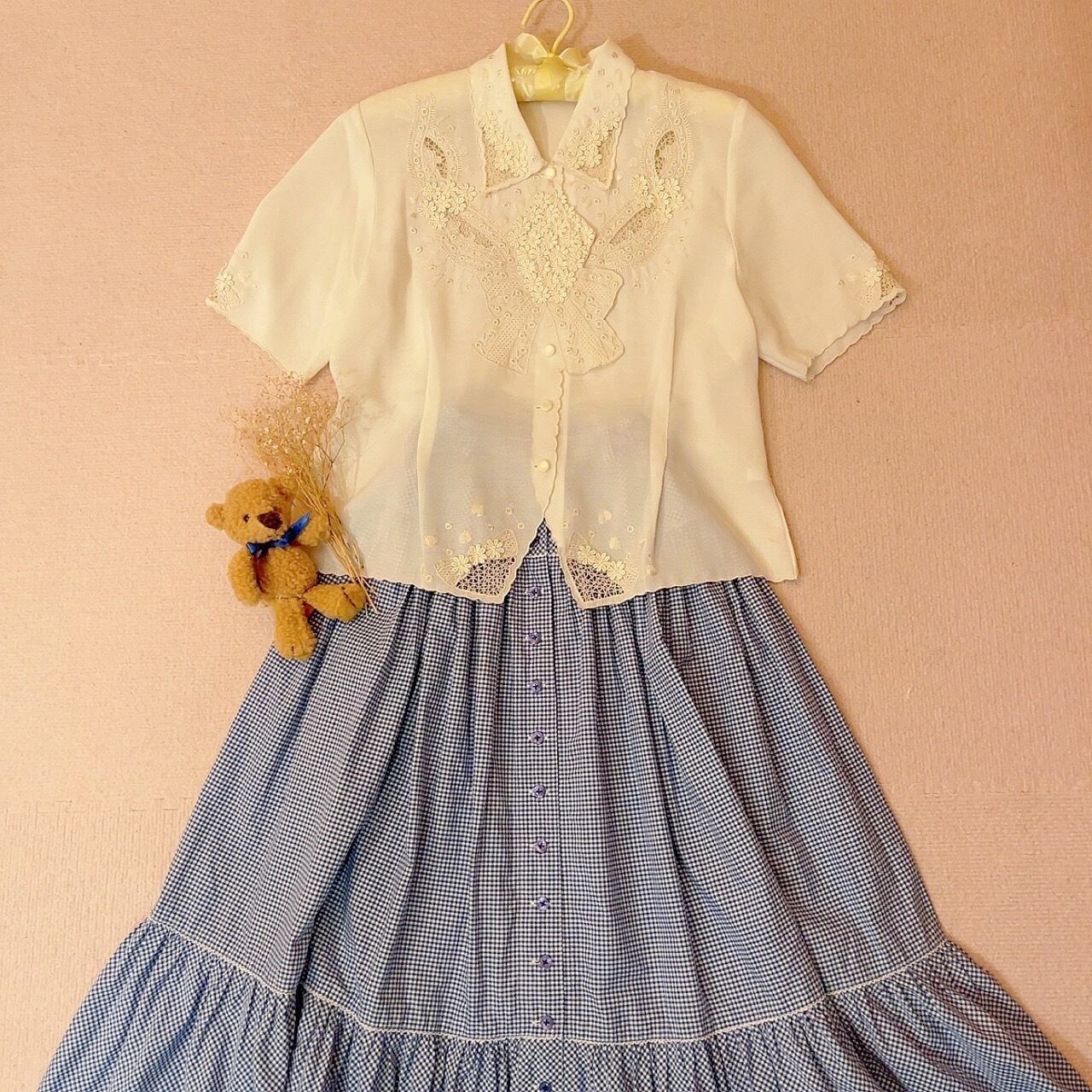 flower ribbon embroidery blouse