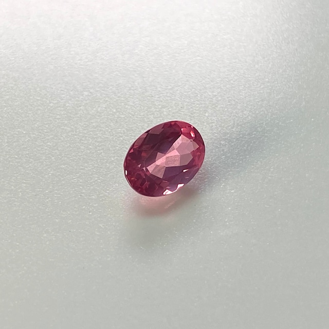 ⁂天然⁂　◇ピンクスピネル◇（蛍光）　0.90ct　タンザニア産