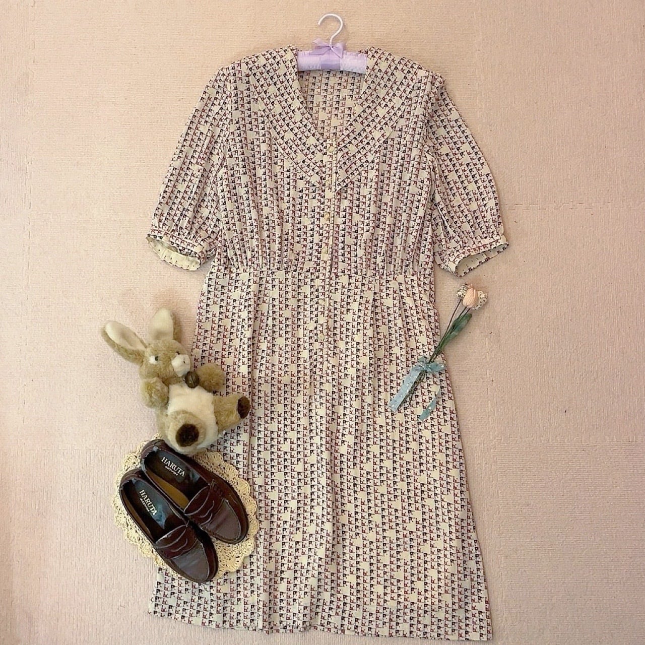 ivory mosaic pattern gather one-piece