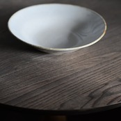 たくまポタリー 8寸深皿 皮鯨 (1枚) : 2104700010852