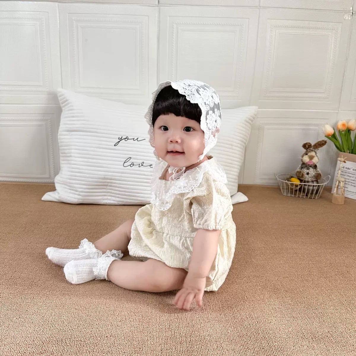 バラとプリンセスドロップレースの半袖 丸衿プルオーバー BABY ベビー女の子レースフリル襟半袖ロンパース アイボリー ブラック
