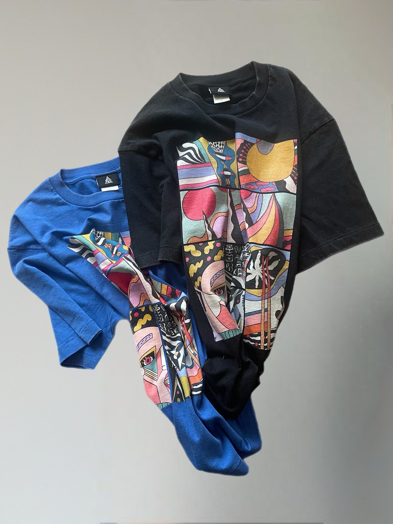 COMIC T-shirt