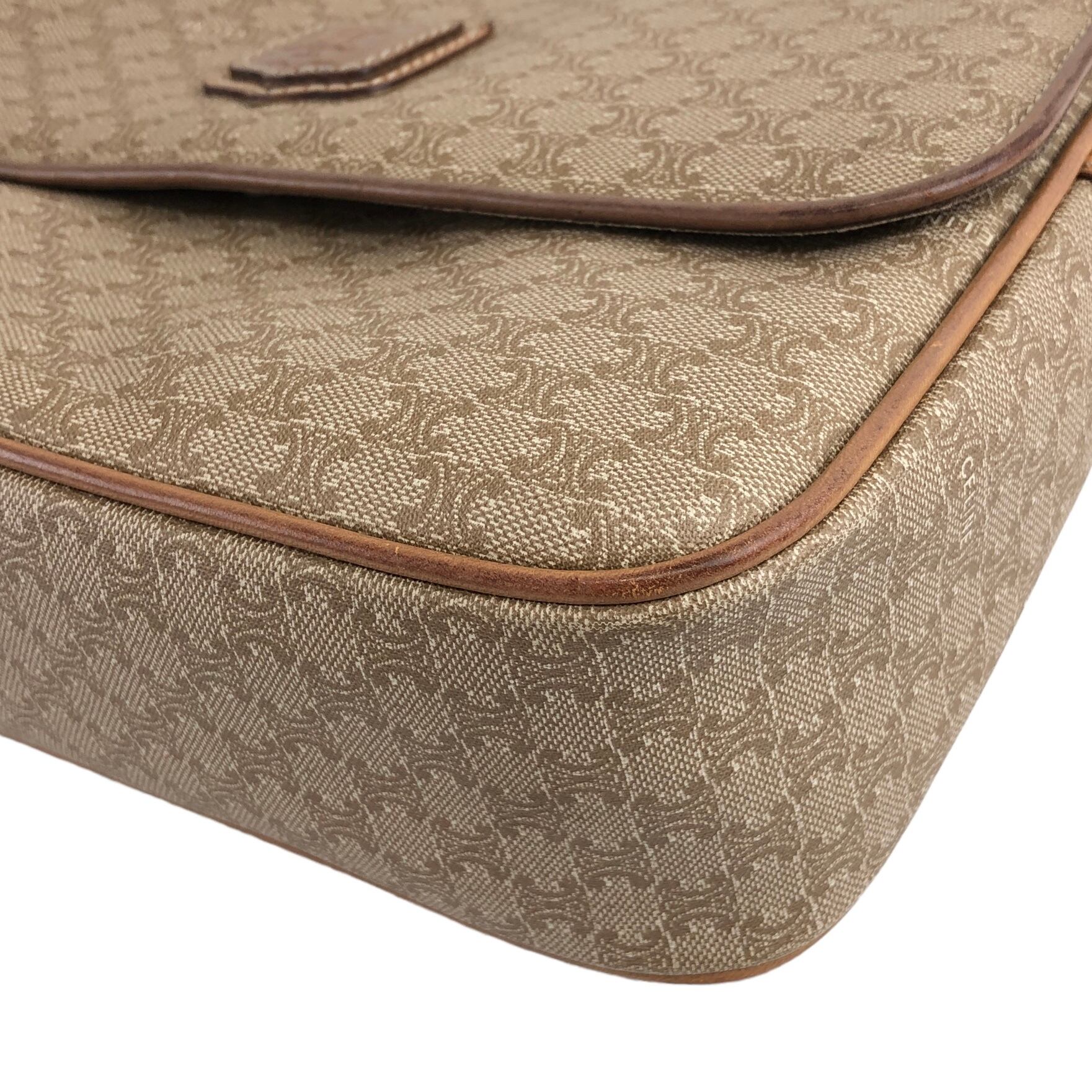 ★CELINE セリーヌ マカダム  ショルダーバッグ ベージュ ブラゾン型押し PVC レザー  hwdc65 CELINE セリーヌ マカダム ショルダーバッグ ベージュ ブラゾン型押し