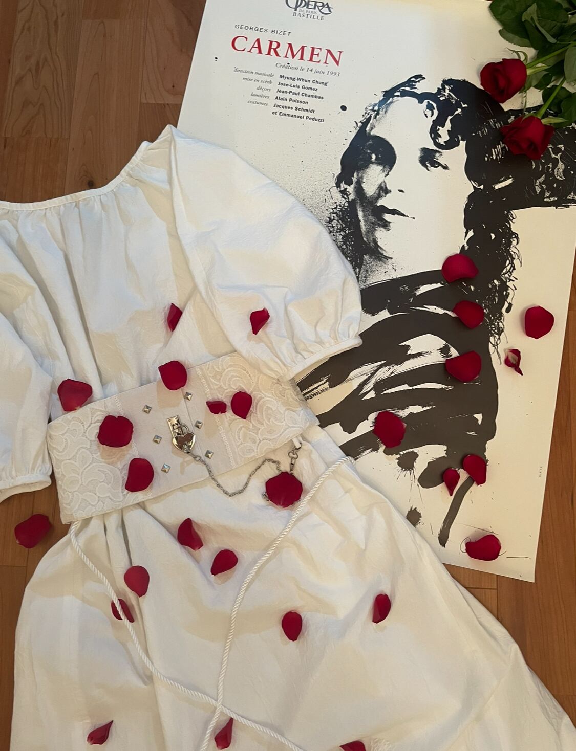 ハートの南京錠付コルセットドレス(ホワイト)