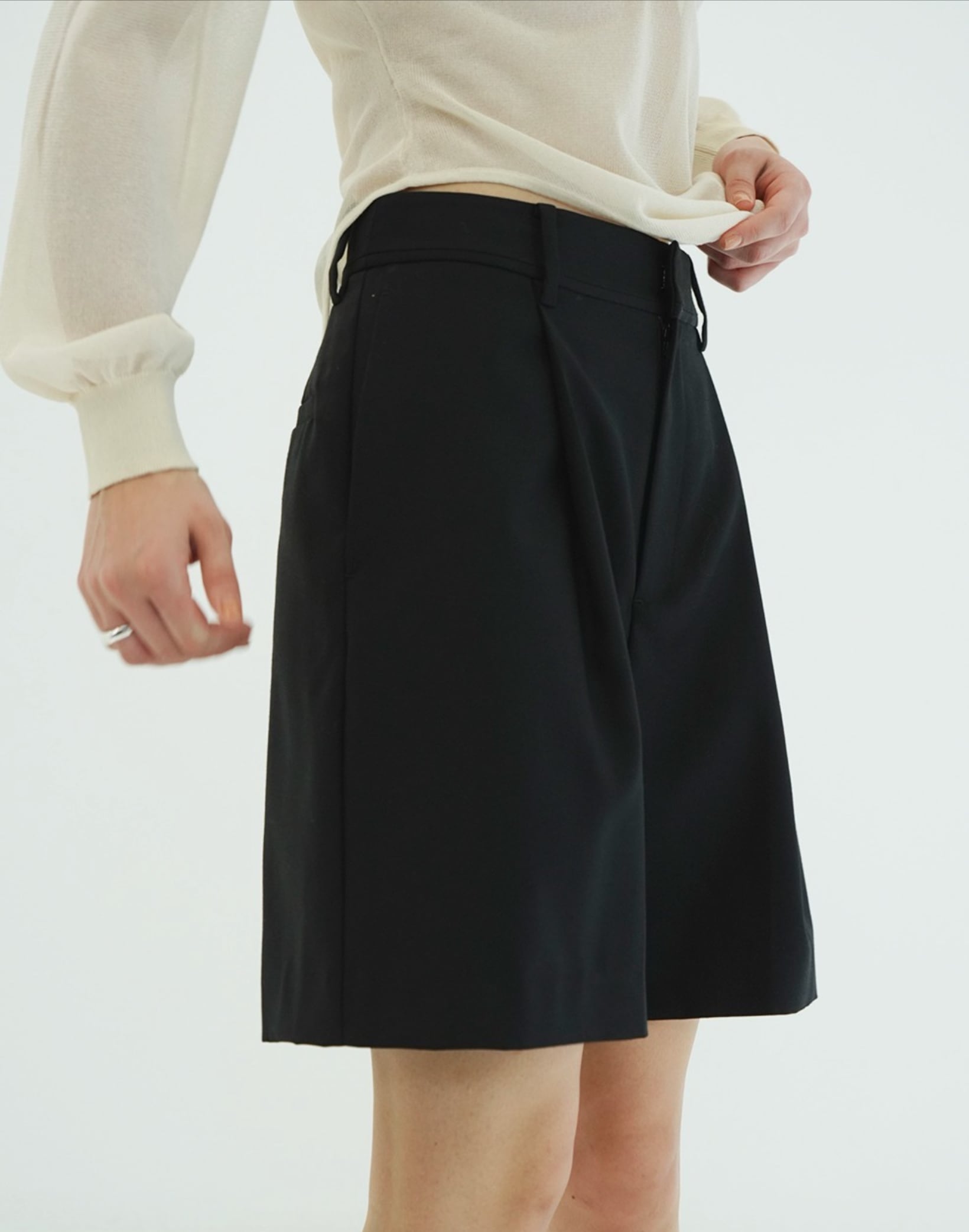 CLANE LOW WAIST HALF PANTS | FLICKA ASHIYA