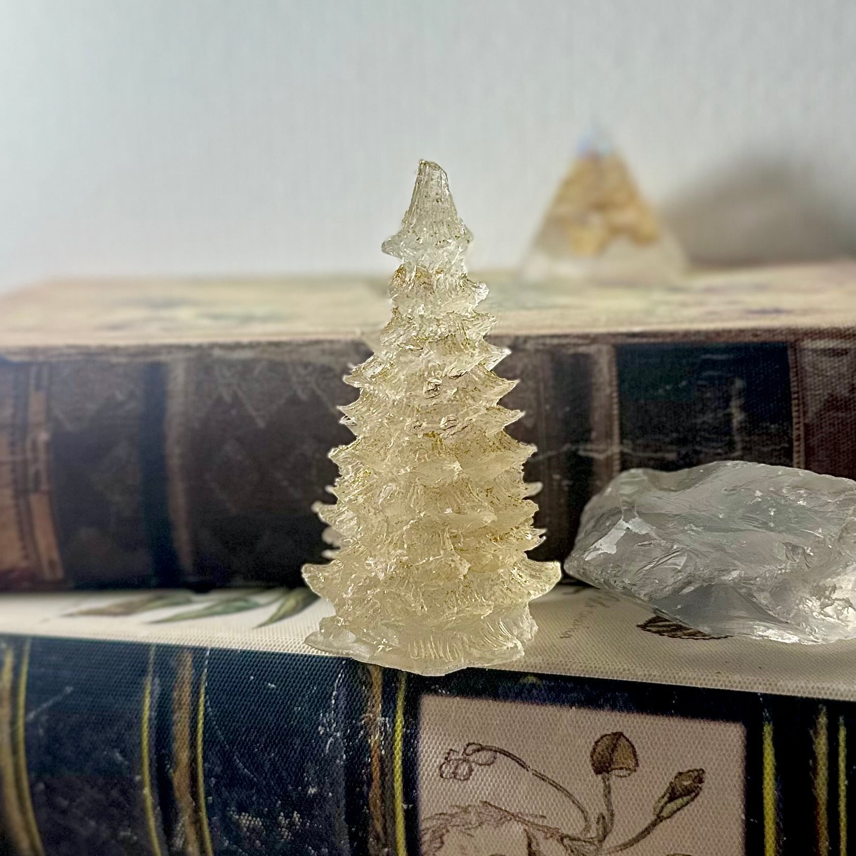 オルゴナイト　クリスマスツリー　ハンドメイド ミニクリスマスツリー》水晶【もみの木】ゴールドラメ 一点物