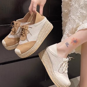 【送料無料】 スニーカー 2色 靴 シューズ ウェッジソール エスパドリーユ 藁 アーモンドトゥ 編み上げ レースアップ 靴ひも 通気性 可愛い 大人可愛い きれいめ シンプル カジュアル コンサバ 華やか 大人 上品 おしゃれ 主役級 こなれ感 高見え 無地 春 30代 40代 デート お出かけ 女子会 お呼ばれ 休日 お茶会 授業参観 垢抜け デイリーユース 普段使い ファッション コーデ スタイル 楽ちん 歩きやすい 美脚 脚長 定番 スタイルアップ アイボリー ベージュ ニュアンスカラー