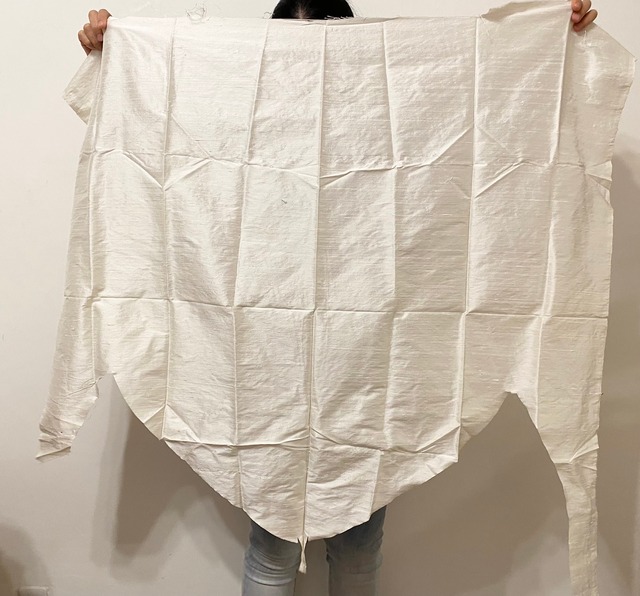 シルクシャンタン　ホワイト　&  ブリックオレンジ　大型はぎれ