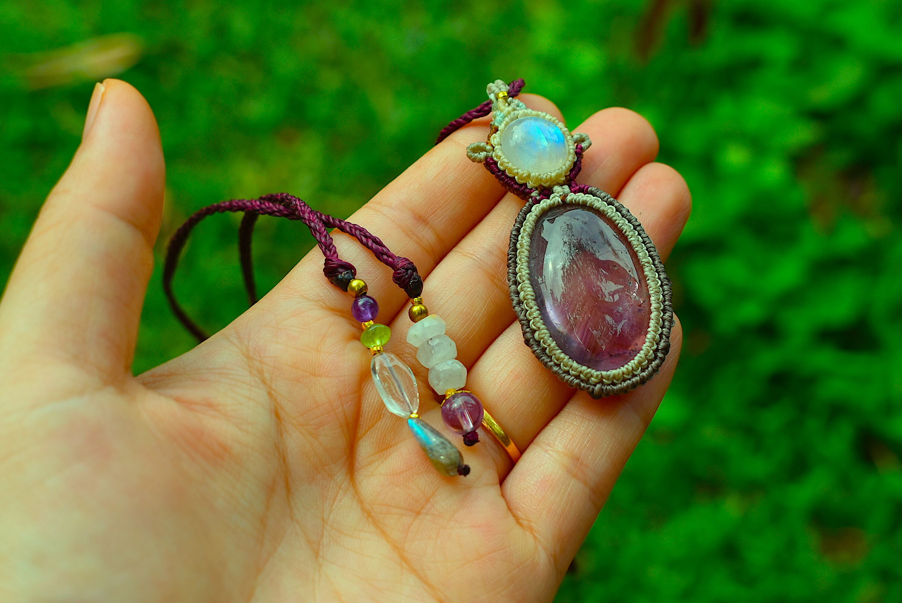 ピンクオレンジ★虹入り★ムーンストーンとアメトリン マクラメペンダント