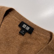 カシミヤ100% UNIQLO ユニクロ Vネック カシミア ウールニットセーター M /メンズ/キャメルベージュ系