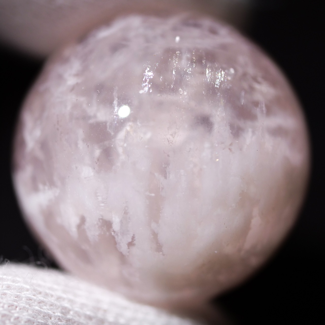 セリサイトインローズクォーツ / ミニ スフィア【φ2.2cm】