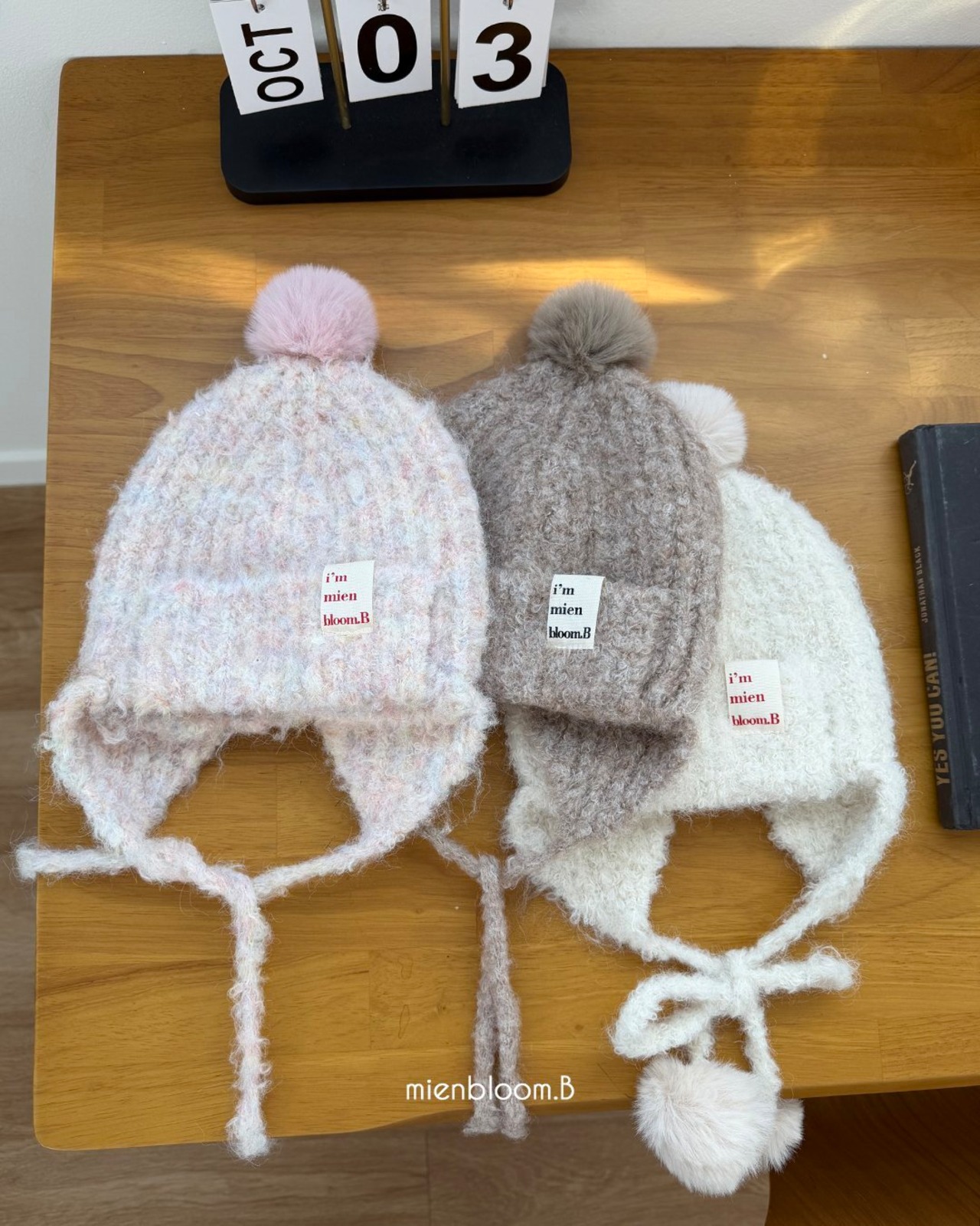 mien bloom B［取寄］buglepompom bonnet 26winter