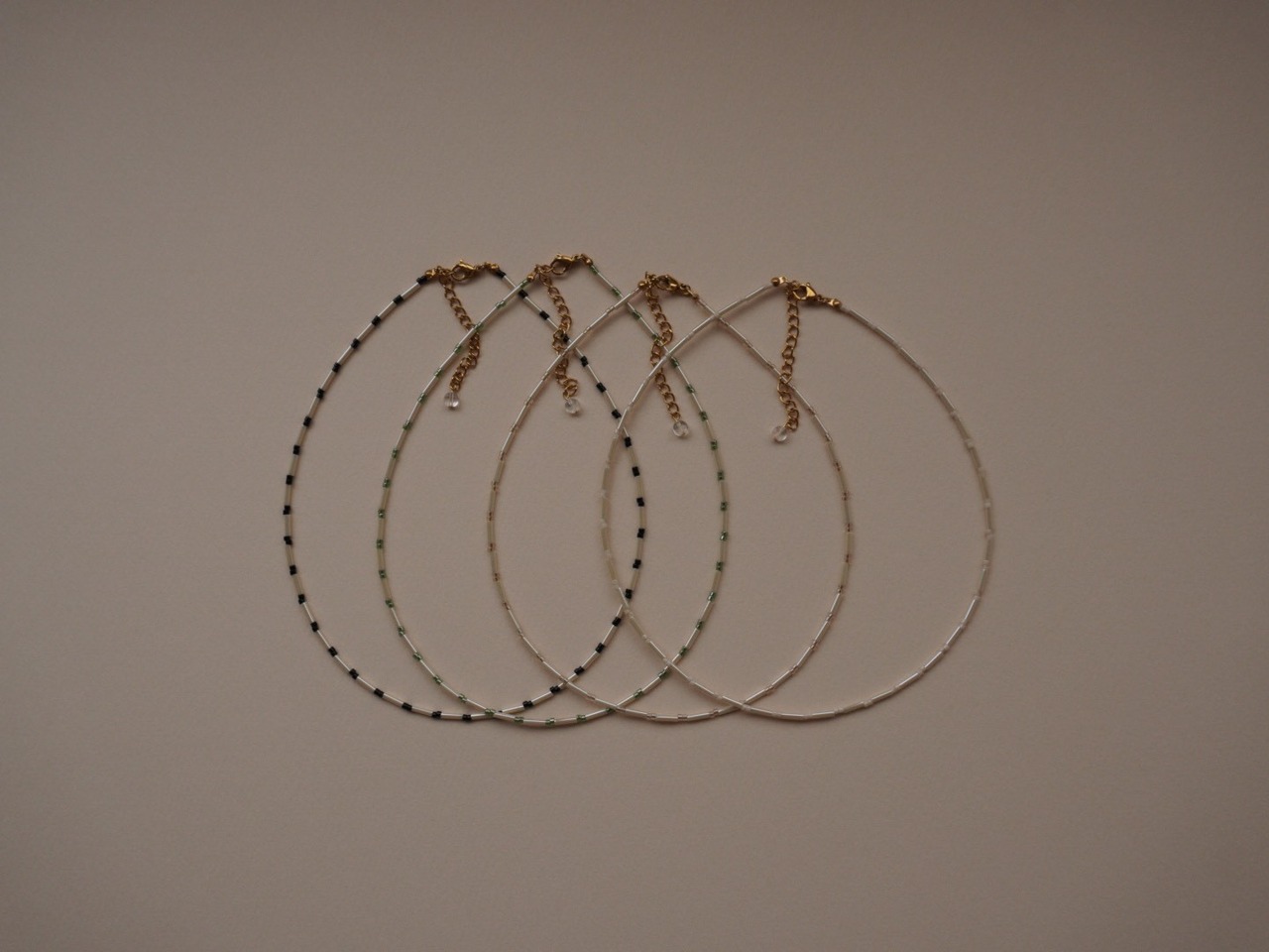 【 CORE 】random giass beads necklace