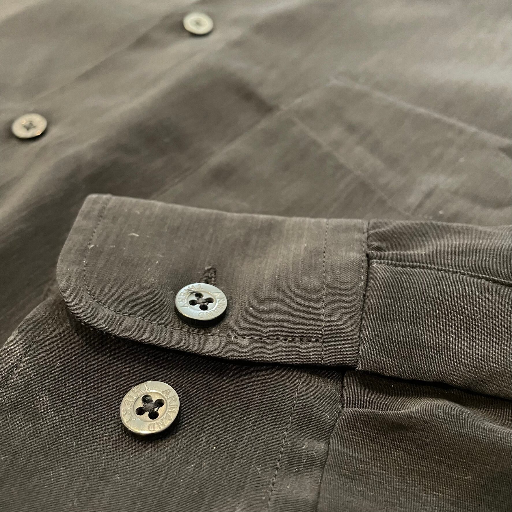 Armand Thiery】長袖シャツ ポリシャツ ポリエステル素材 モード系 黒