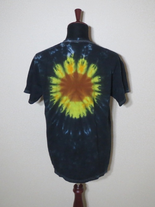 CROW TIPI TIE-DYE BLACK SUNFLOWER BACK PT POCKET TEE 1