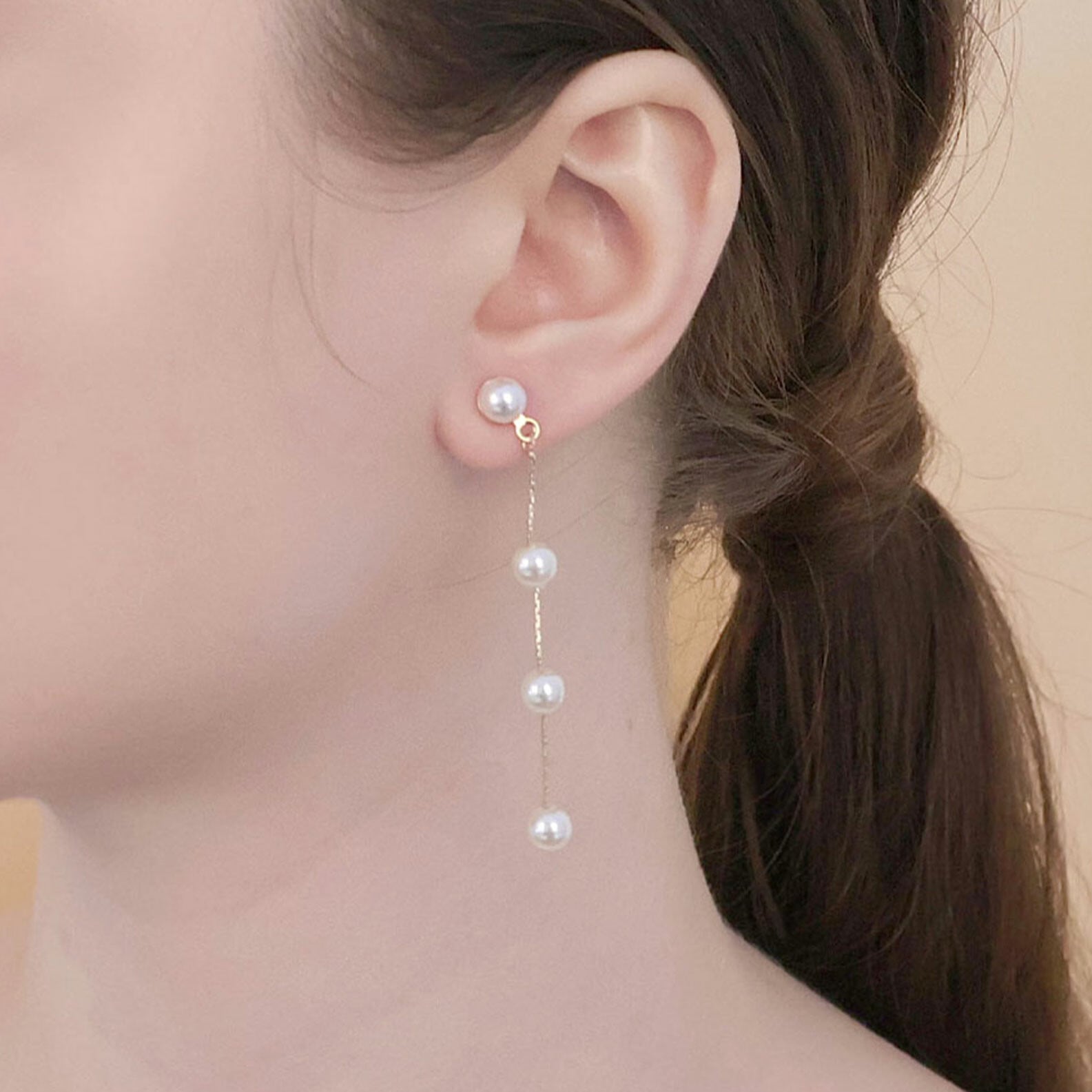 4連　パール　ドロップイヤリング　スウィング　ロングイヤリング　普段使い　パーティー　韓国製