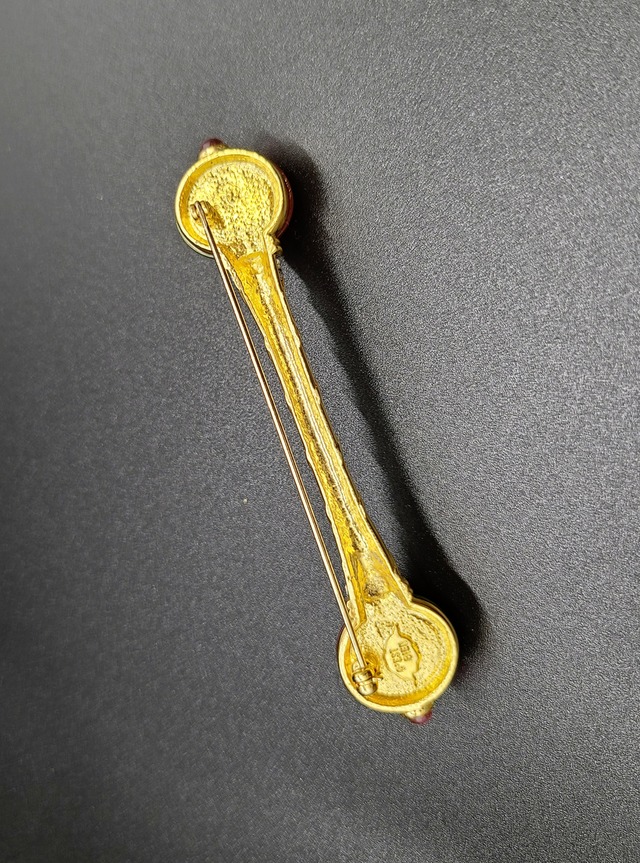 ロッドブローチ