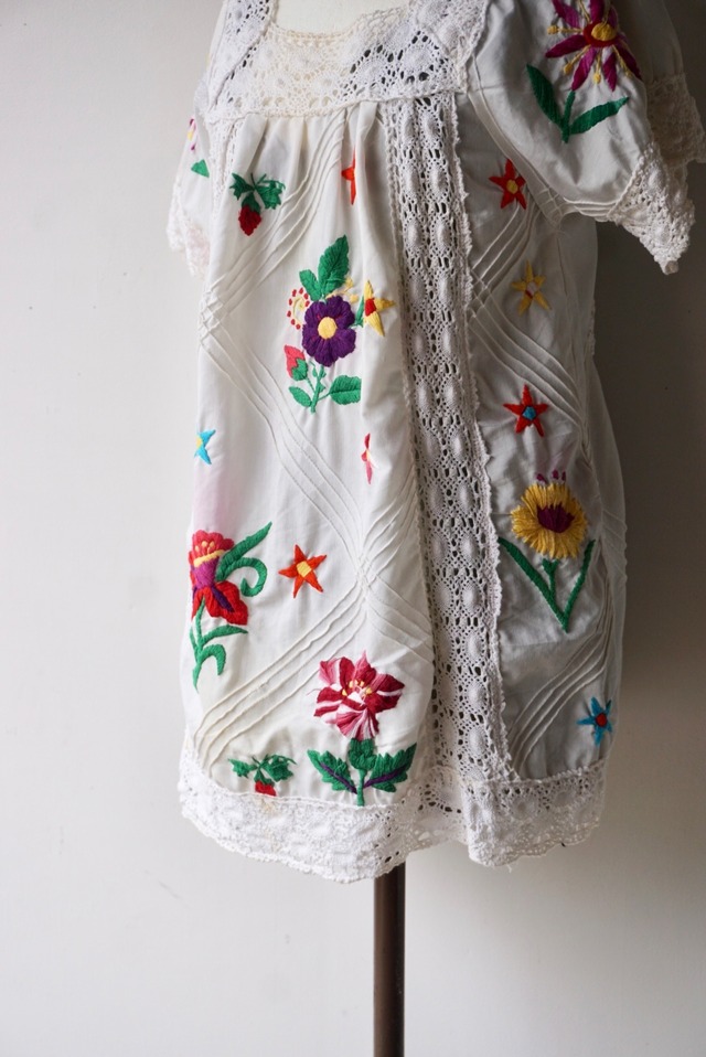 【monoya】mexican embroidery blouse