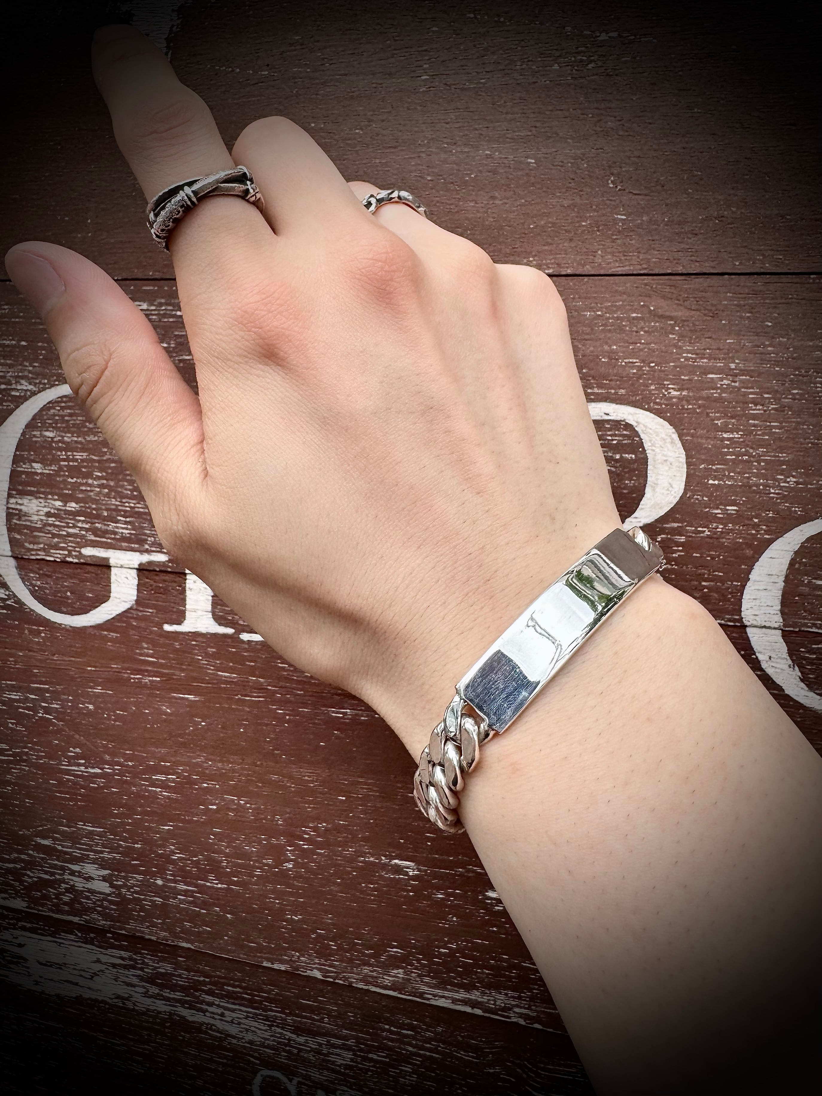 【超美品】A & G IDプレート　ブレスレット A&G IDロゴプレートブレスレット シルバー 【公式通販】