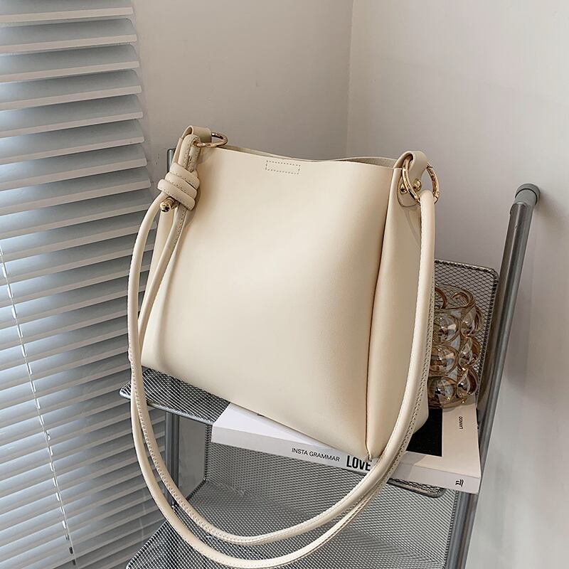 サマーレッド 夏物 メッセンジャーバッグ 手作りハンドバック23800428776