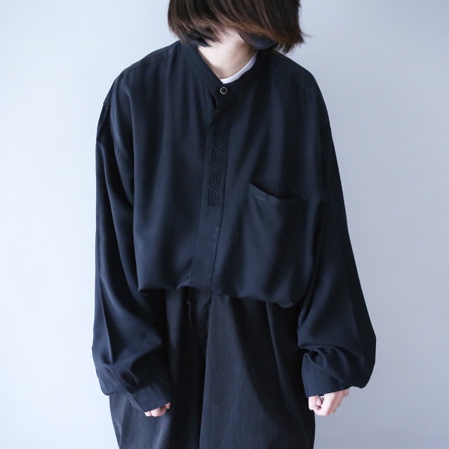 "刺繍" black one tone fly-front band-collar minimal mode shirt