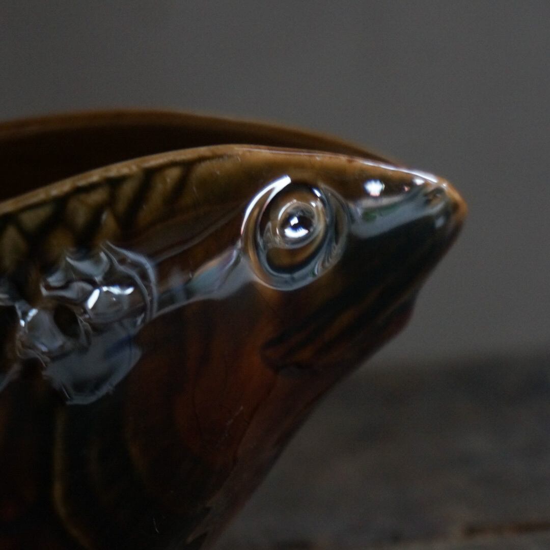 古いフランスの魚型ソーシエール