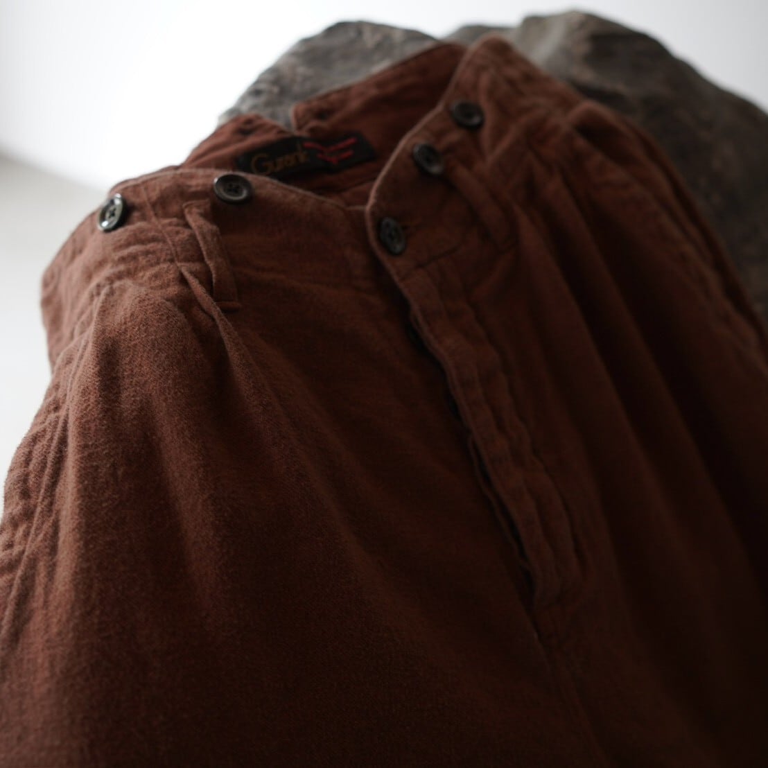 Gurank | CL Serge G-slick pants | BROWN